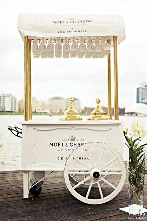 Moët & Chandon Ice Imperial Stand Rolling Display